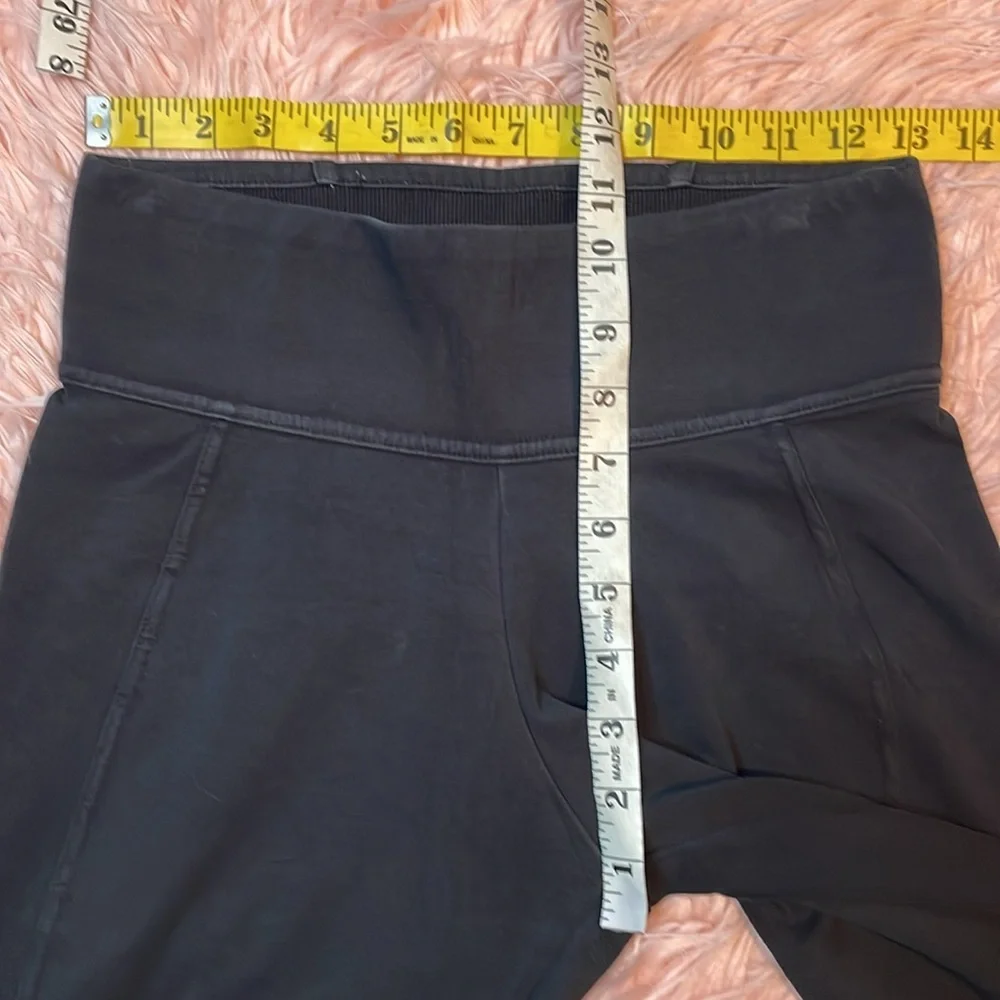 Nike High Rise‎ Black Leggings Size Medium